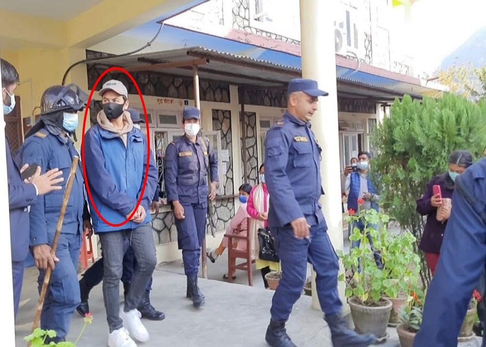 लामो समयदेखि समाजसेवी गर्दै आएका पललाई आखिर हातमा लगाइयो ब’ल’त्कारीको हतकडी ?