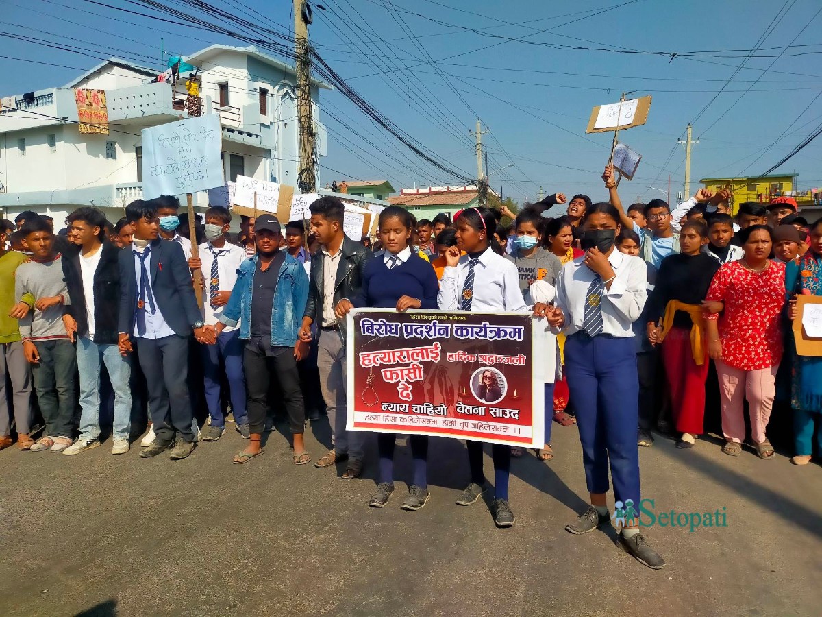 धनगढी तनावग्रस्त, सात राउन्ड हवाई फायर
